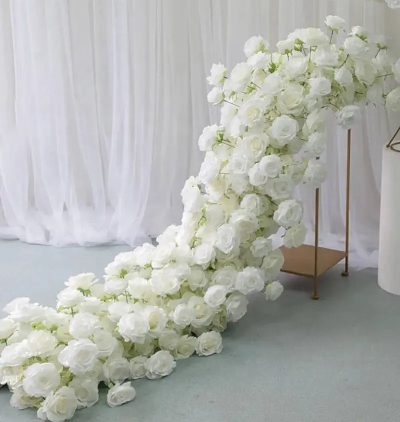 White Flower Runner
