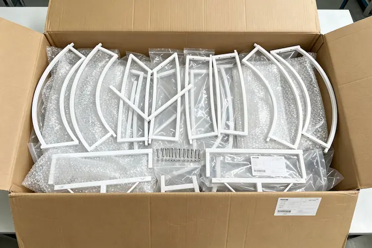 metal heart arch packaging in carton for shipping